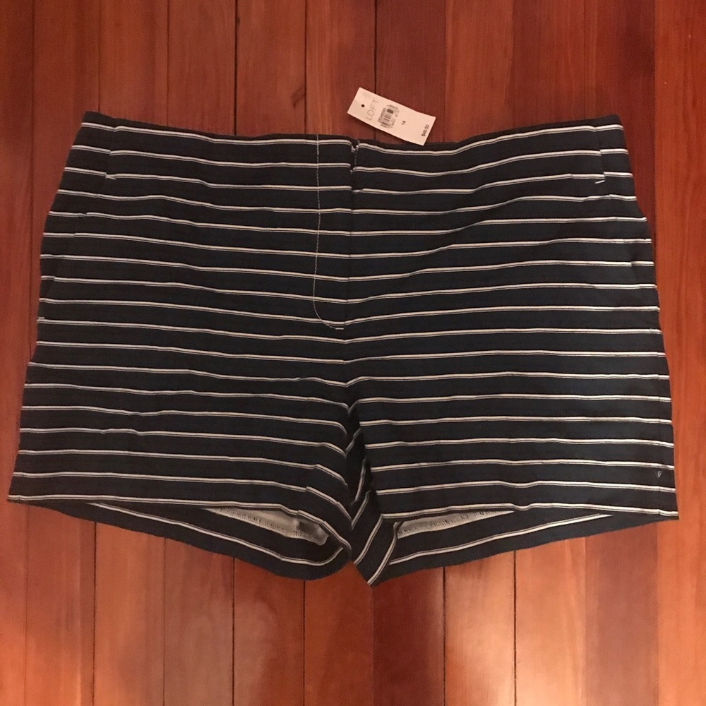 HOST PICK🎉 NWT loft shorts - Picture 2 of 3